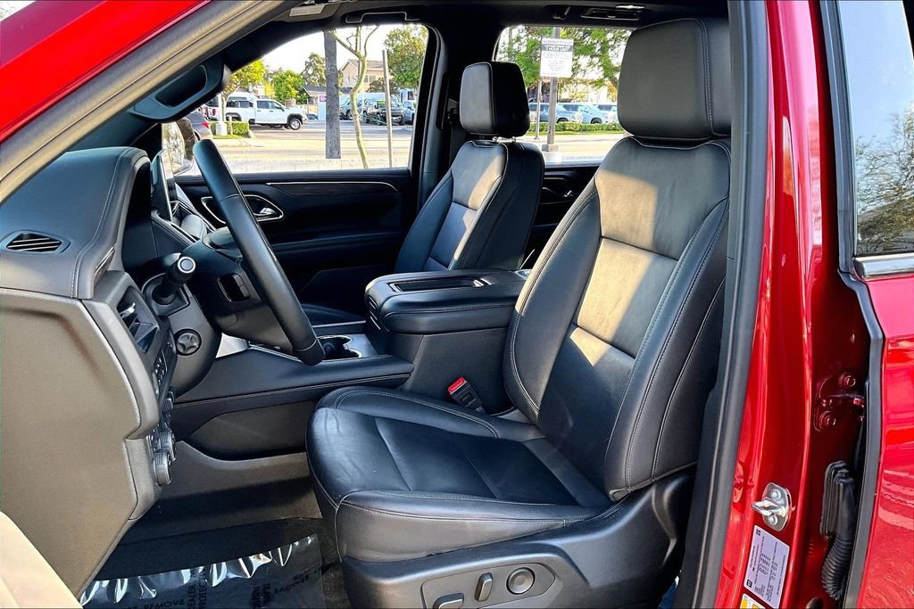 Used 2024 Chevrolet Tahoe Z71 w/ Luxury Package AWD/4WD image 10