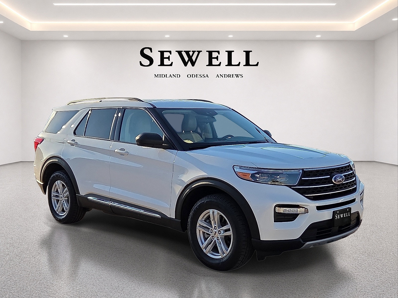 Certified 2022 Ford Explorer XLT w/ Equipment Group 202A AWD/4WD image 6