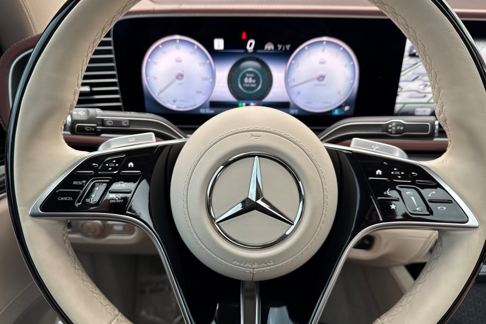 Used 2025 Mercedes-Benz Maybach GLS 600 4MATIC image 15