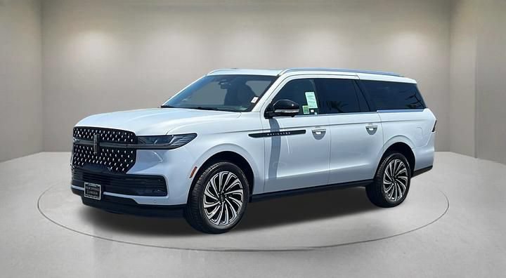 New 2026 Lincoln Navigator L Black Label AWD/4WD image 2