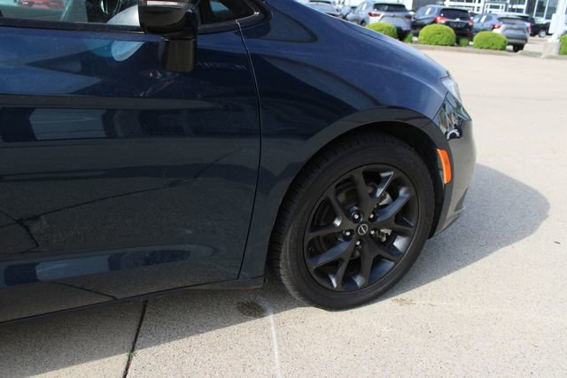 Used 2025 Chrysler Pacifica Limited FWD image 40