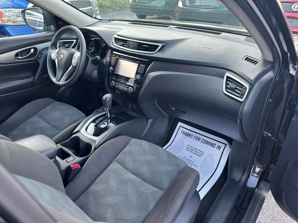 Used 2016 Nissan Rogue SV w/ SV Premium Package image 20