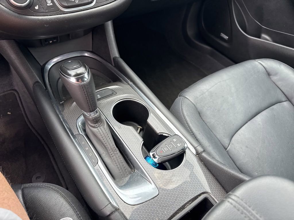Used 2018 Chevrolet Malibu LT w/ Leather Package FWD image 17