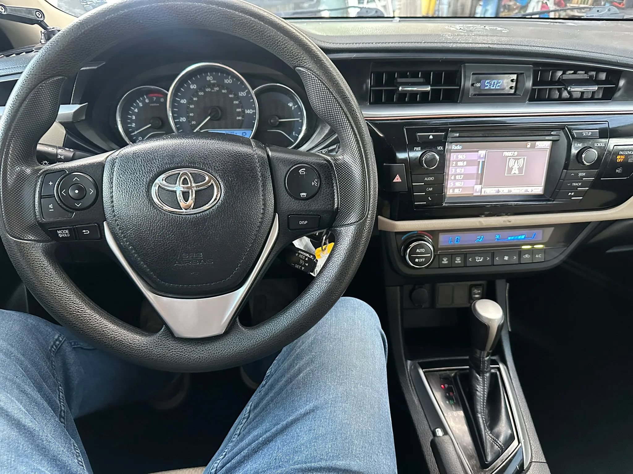 Used 2014 Toyota Corolla LE FWD image 7