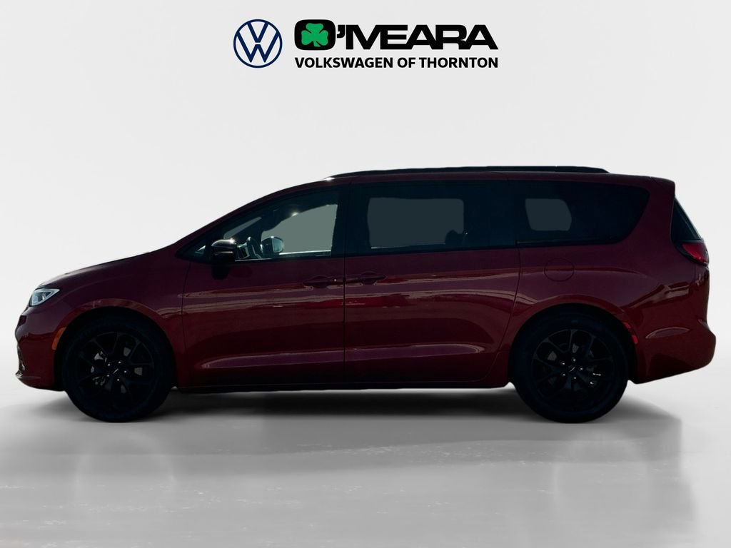Used 2025 Chrysler Pacifica Limited video 2
