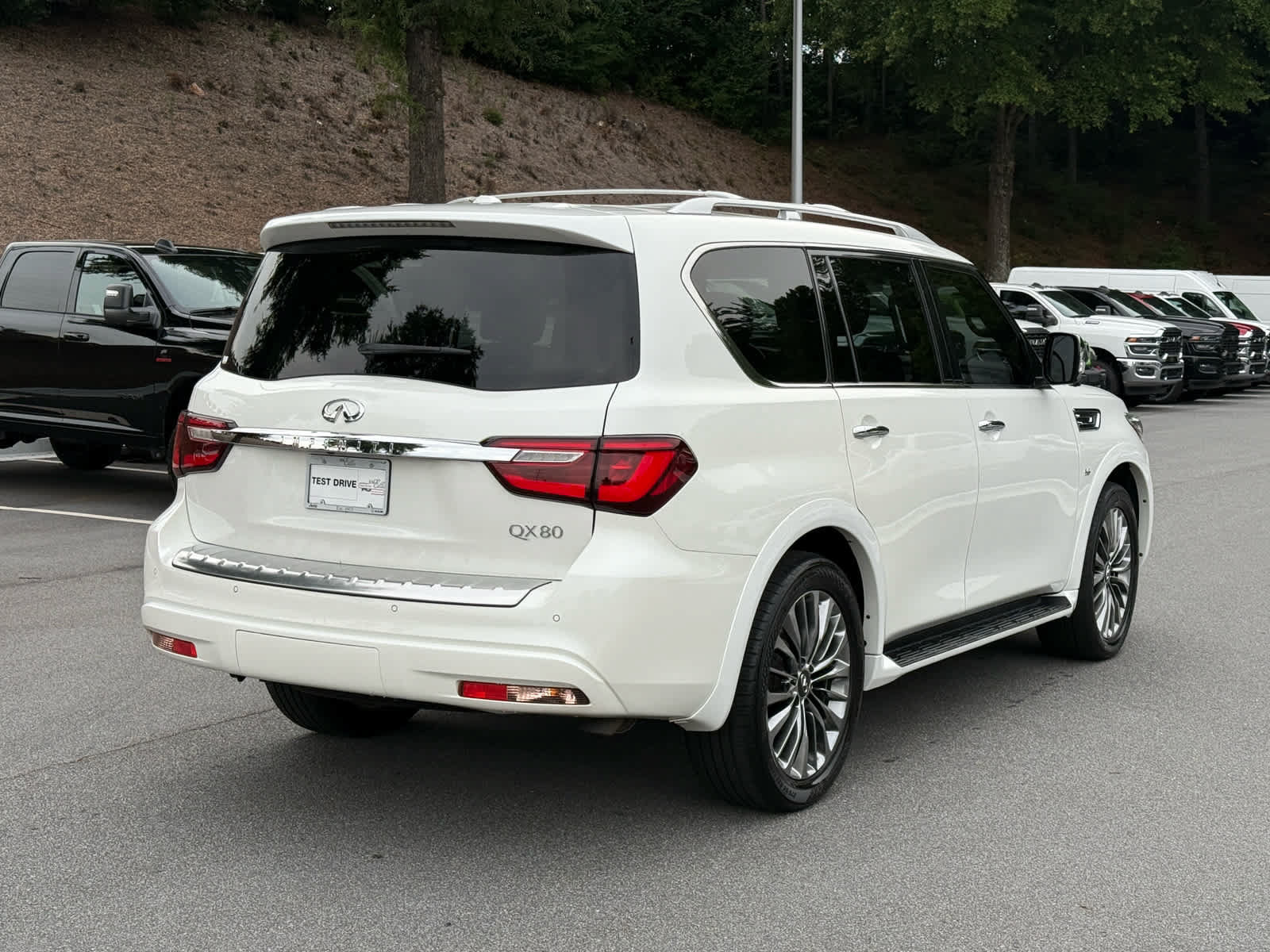 Used 2019 INFINITI QX80 Luxe w/ Proactive Package AWD/4WD image 5
