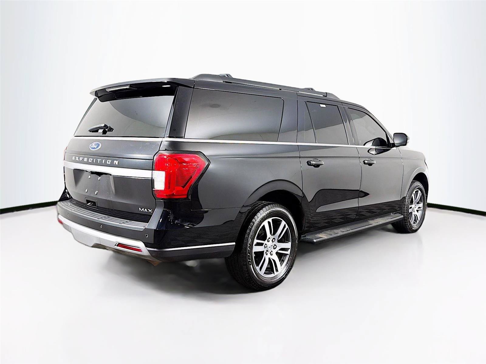Used 2024 Ford Expedition Max XLT AWD/4WD image 11