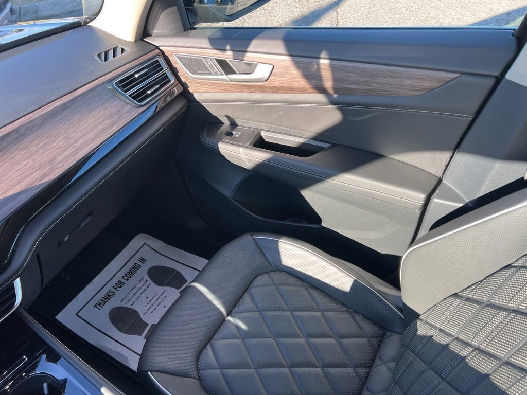 Used 2024 Volkswagen Atlas SEL Premium R-Line image 27