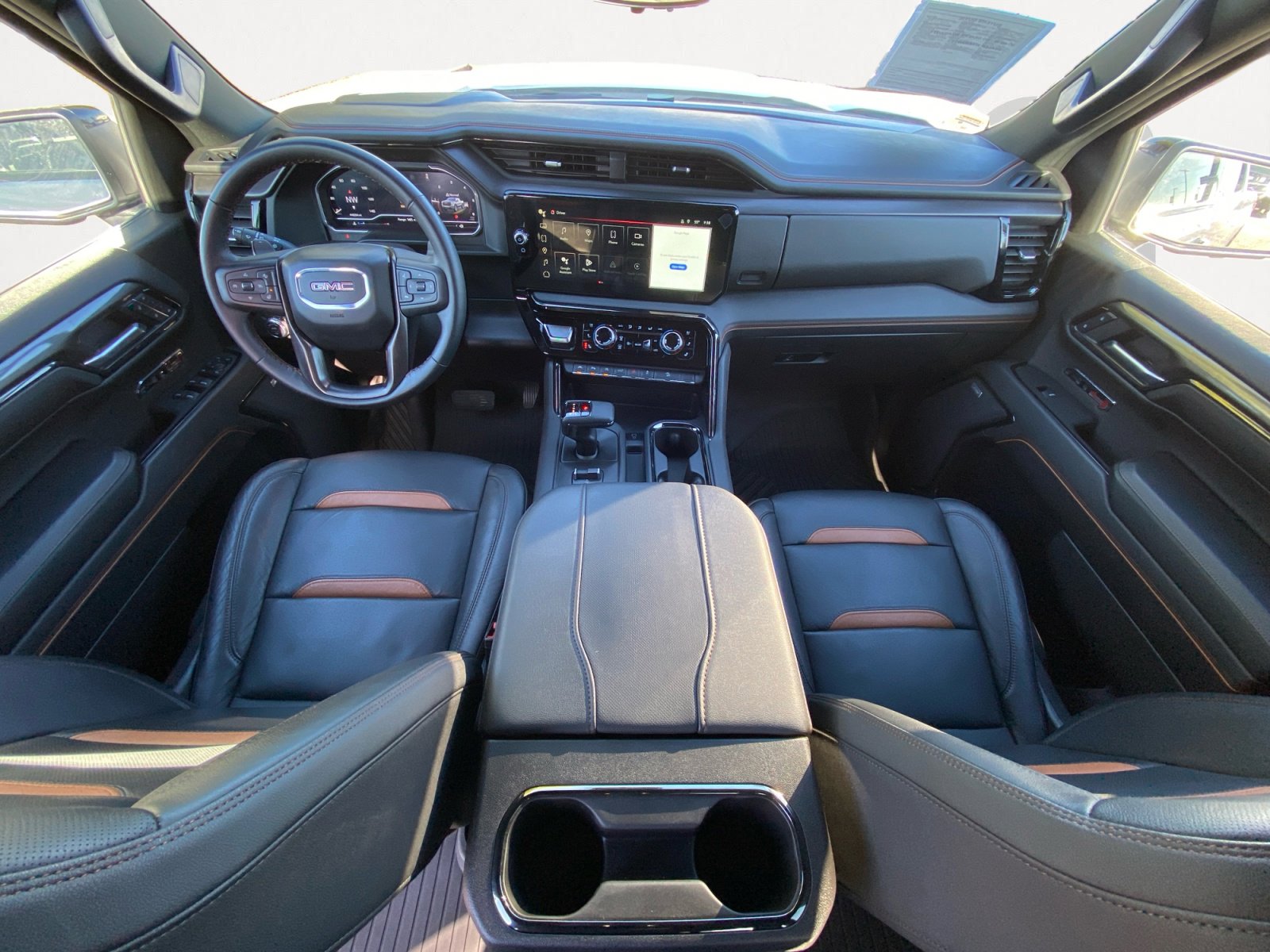 Used 2024 GMC Sierra 1500 AT4 w/ Technology Package image 3