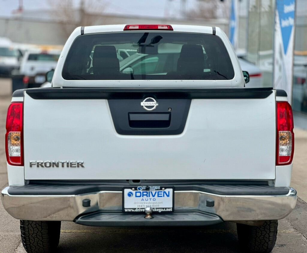 Used 2015 Nissan Frontier S image 4