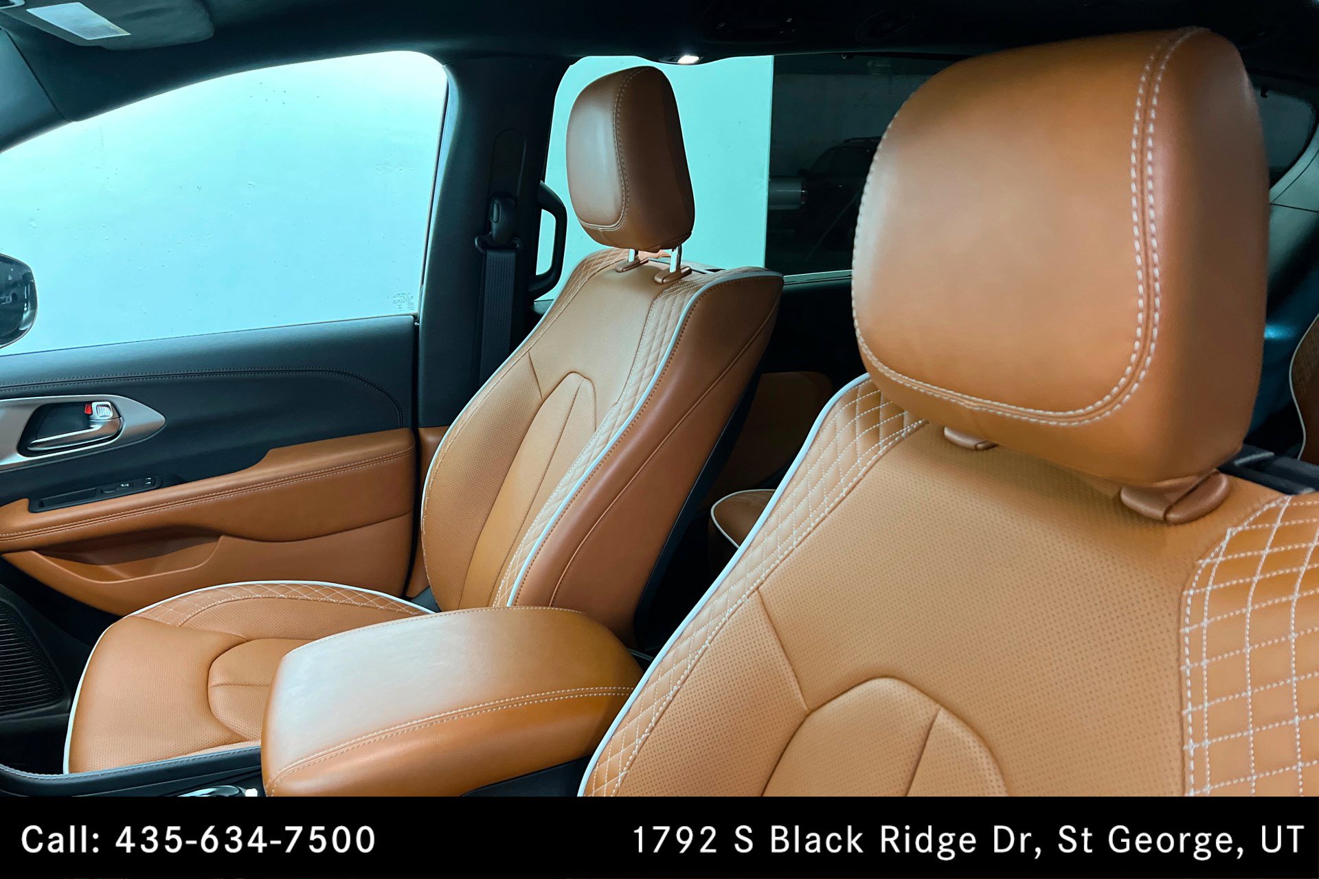 Used 2026 Chrysler Pacifica Pinnacle FWD image 16