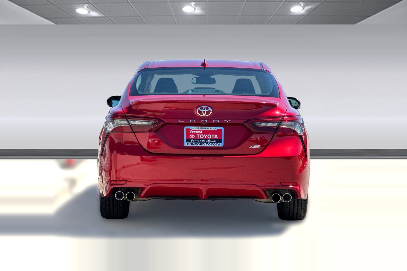 Used 2023 Toyota Camry XSE FWD image 9