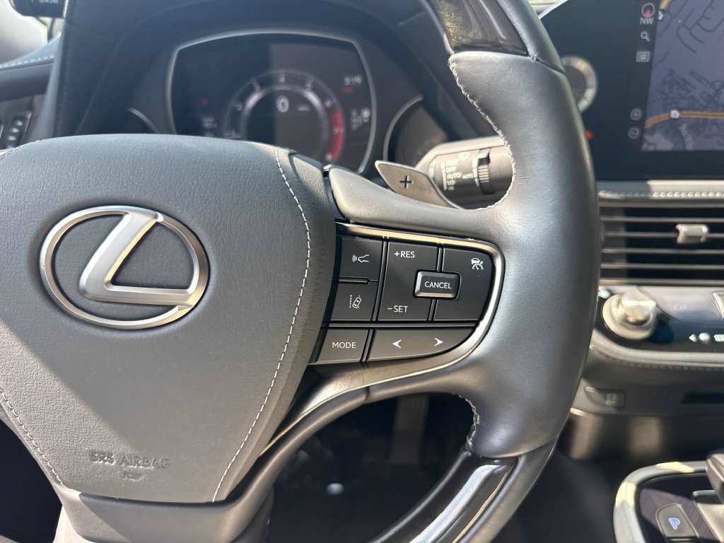 Used 2022 Lexus LS 500 w/ Interior Upgrade Package RWD image 19