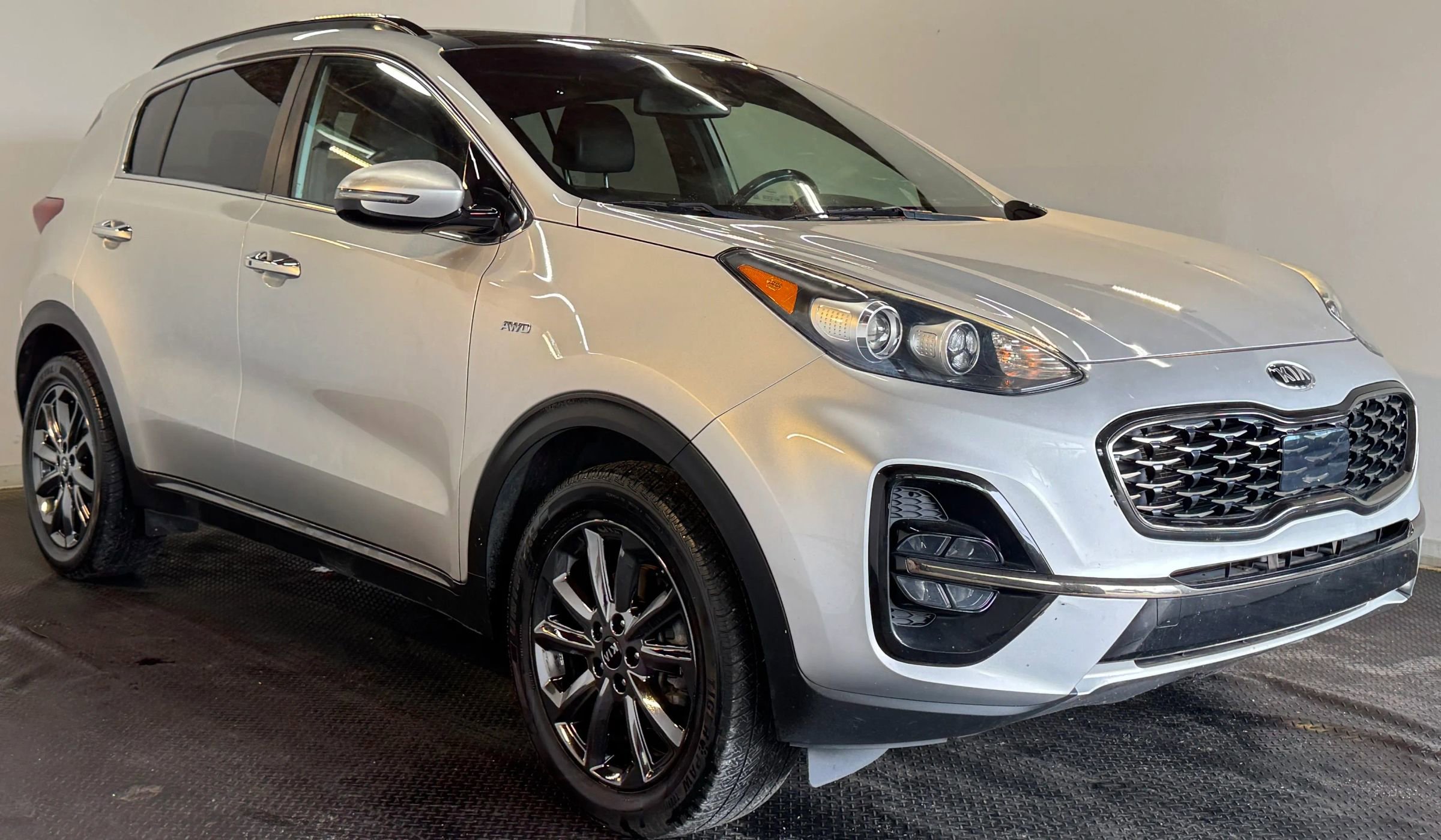 Used 2020 Kia Sportage S w/ S Premium Package image 4