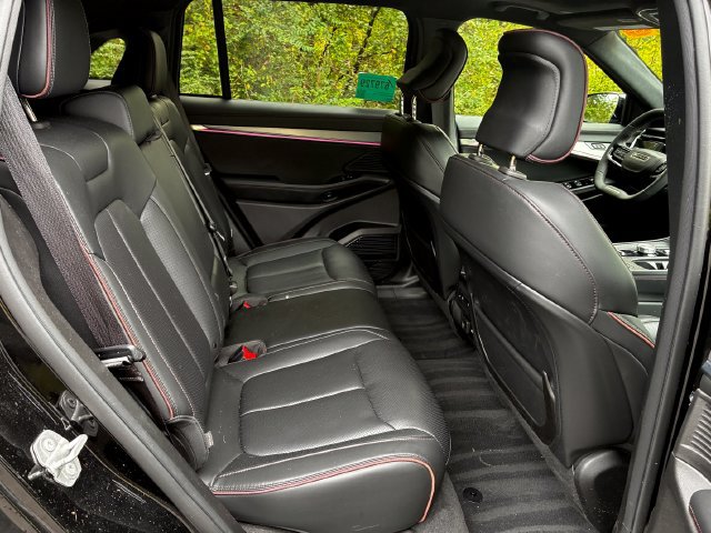 Used 2024 Jeep Wagoneer Launch Edition AWD/4WD image 20