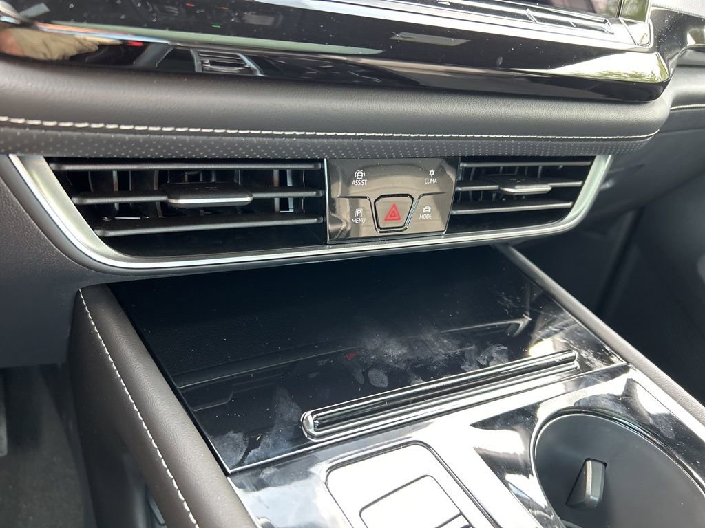 Used 2025 Volkswagen Atlas Cross Sport SEL image 31