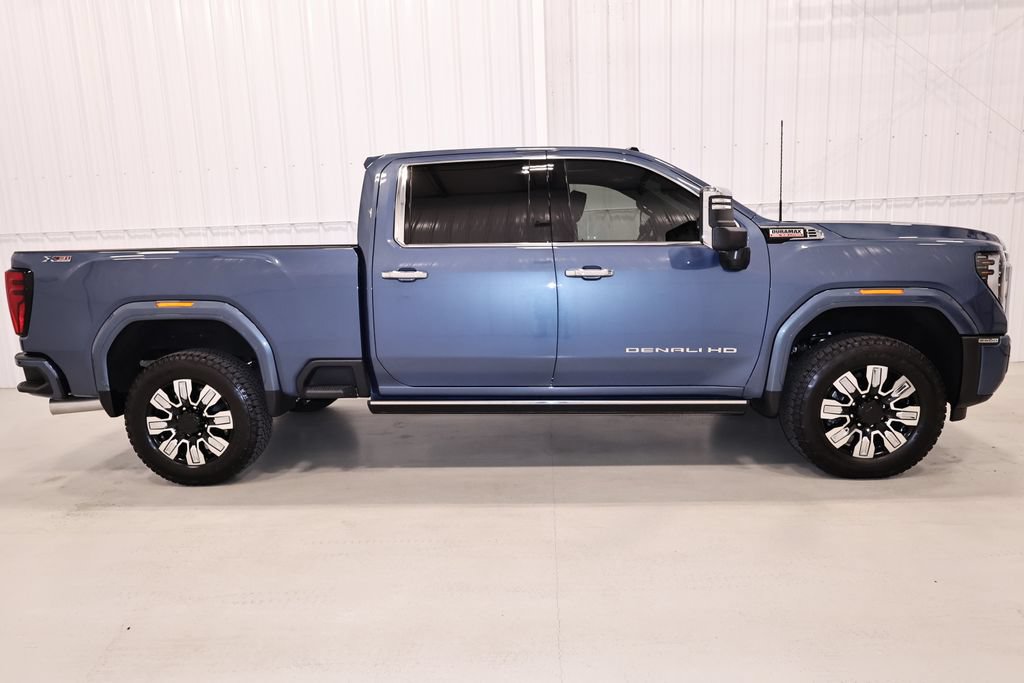 Used 2025 GMC Sierra 2500 Denali w/ Denali Reserve Package AWD/4WD image 2