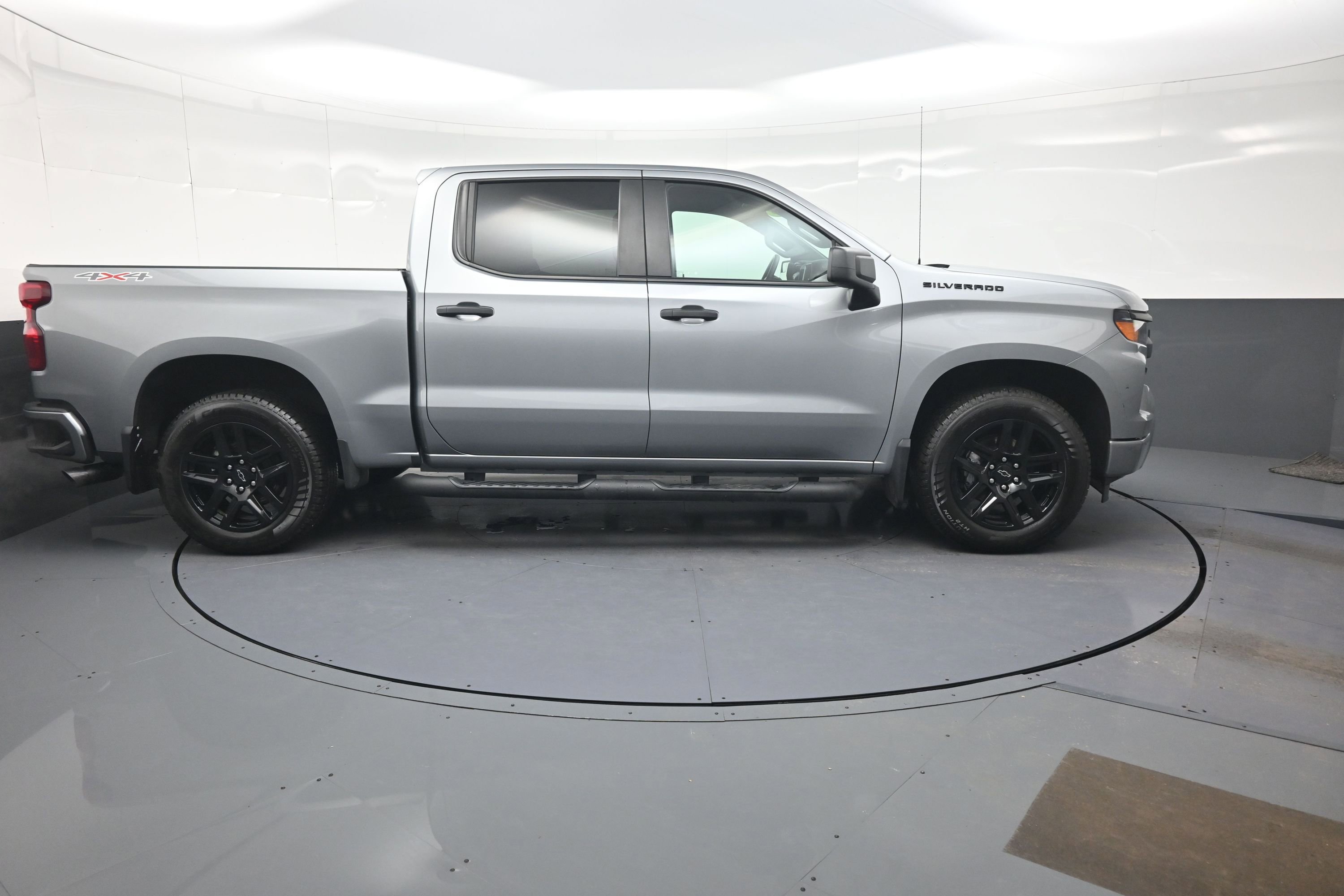 Used 2024 Chevrolet Silverado 1500 Custom w/ Rally Edition AWD/4WD image 2
