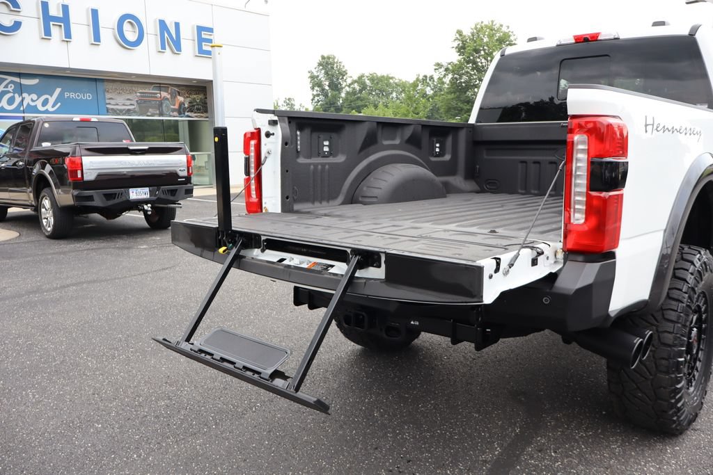 New 2026 Ford F250 Lariat w/ Black Appearance Package AWD/4WD image 22