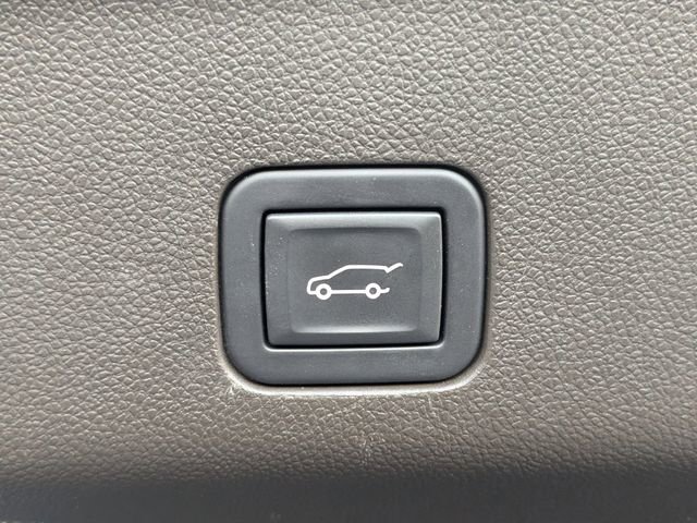 Used 2025 Chevrolet Tahoe LT image 13