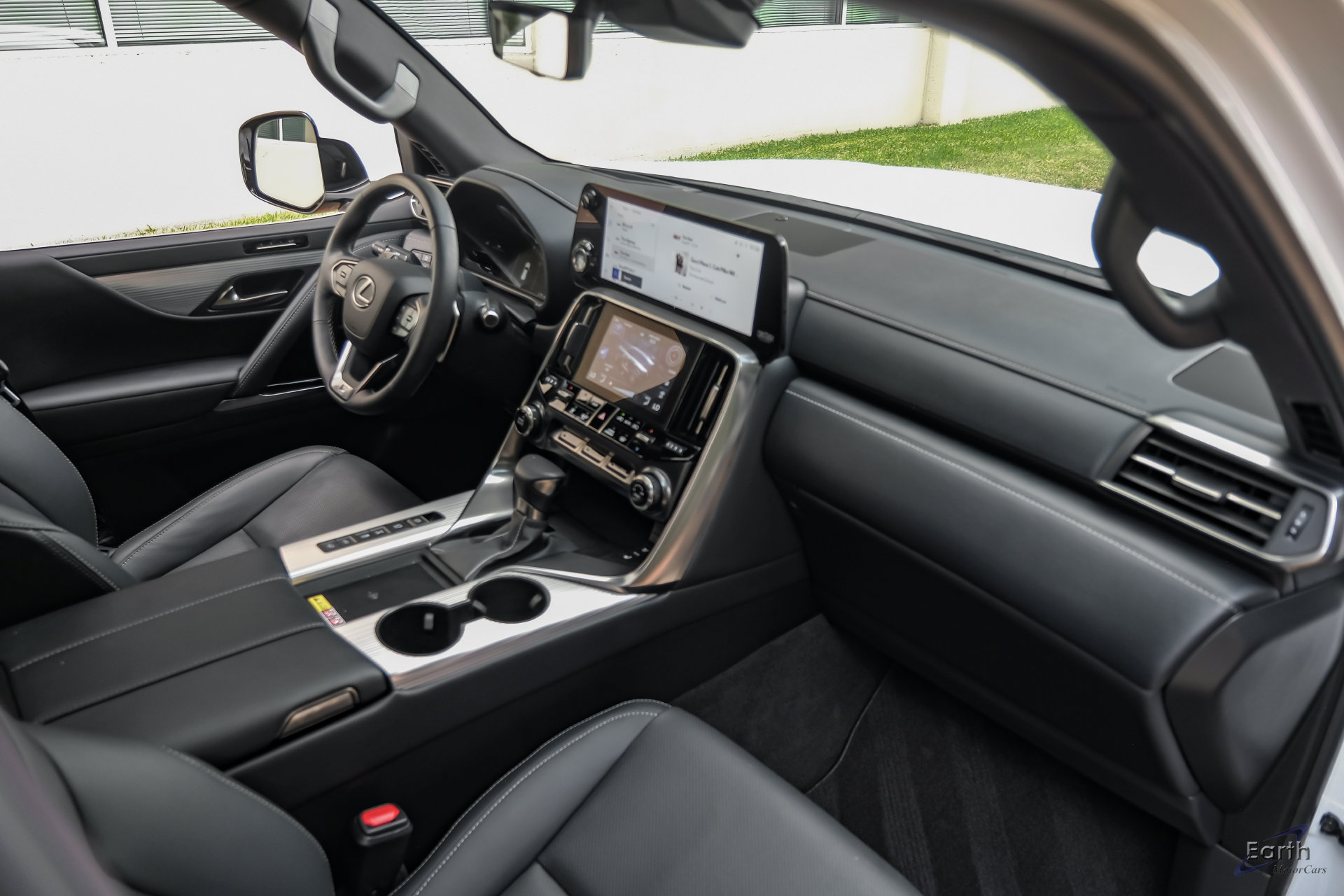 Used 2026 Lexus LX 600 F Sport w/ Accessory Package (Z1) AWD/4WD image 45