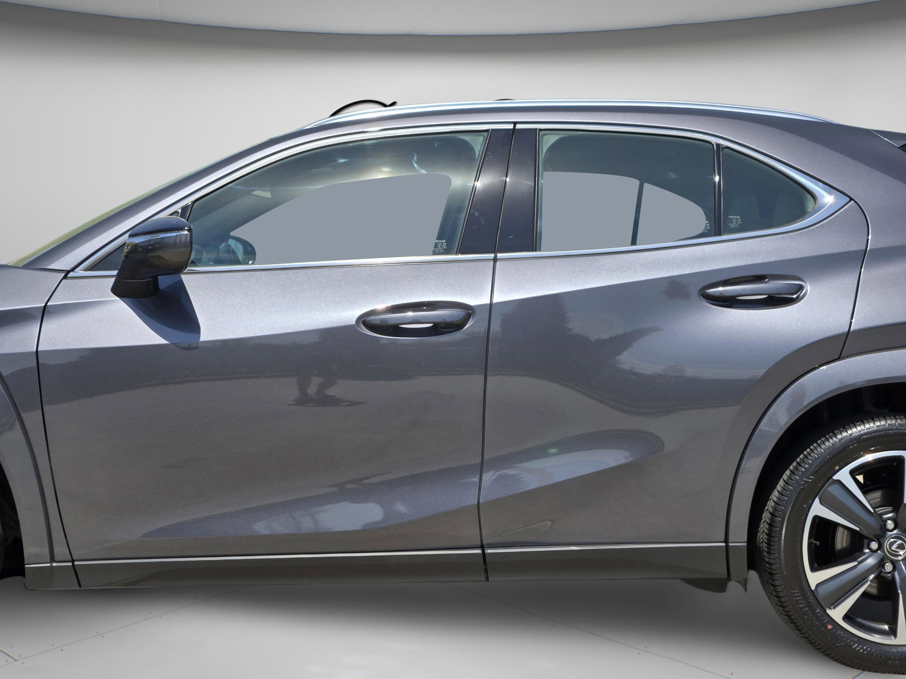 Certified 2025 Lexus UX 300h FWD w/ Accessory Package (Z1) image 30