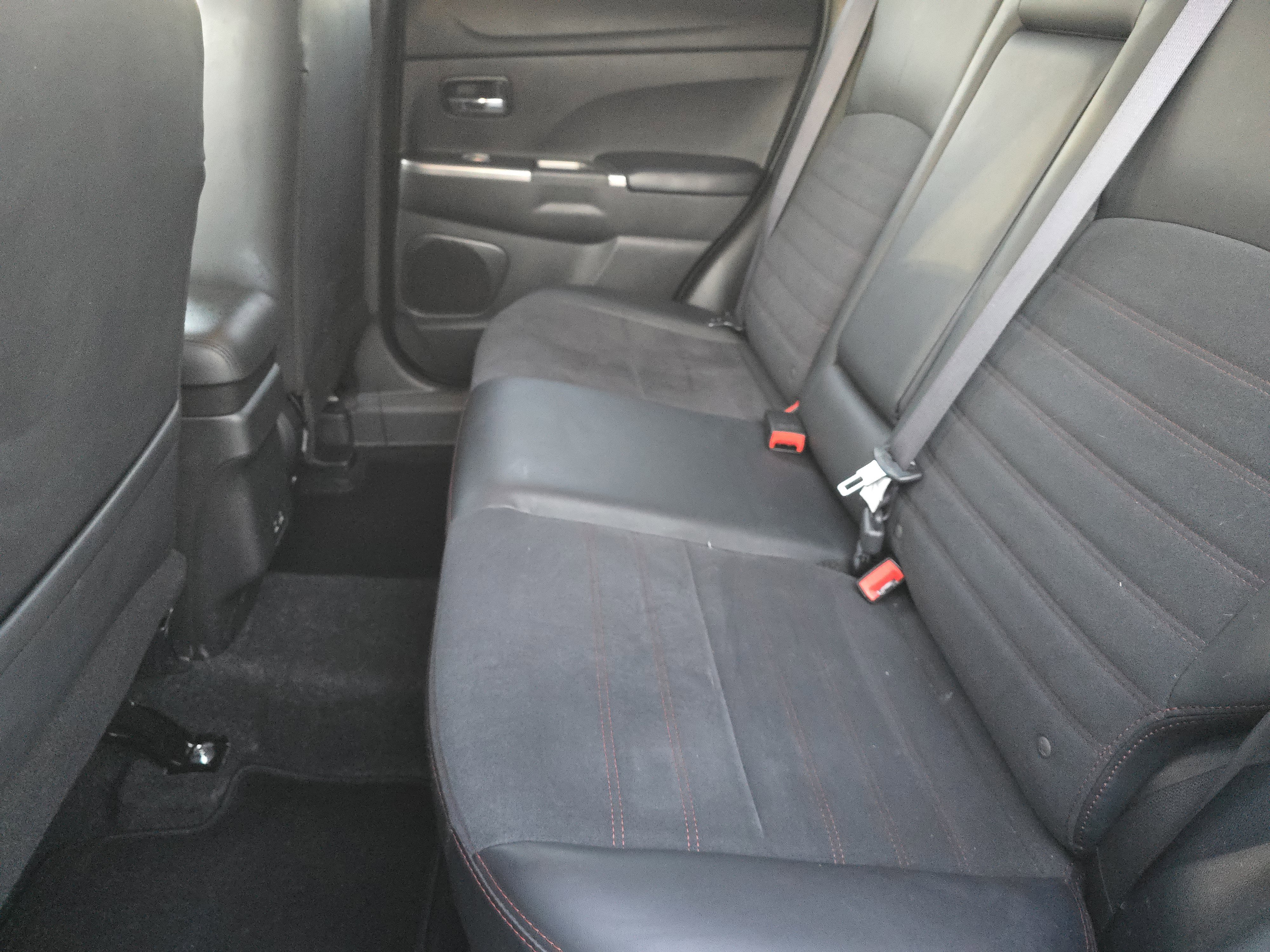 Used 2024 Mitsubishi Outlander Sport SE image 9