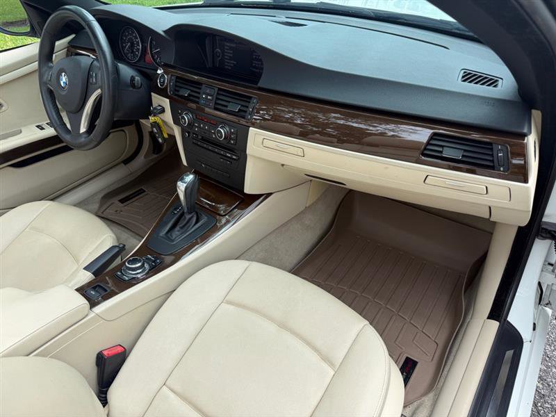 Used 2013 BMW 328i Convertible RWD image 16
