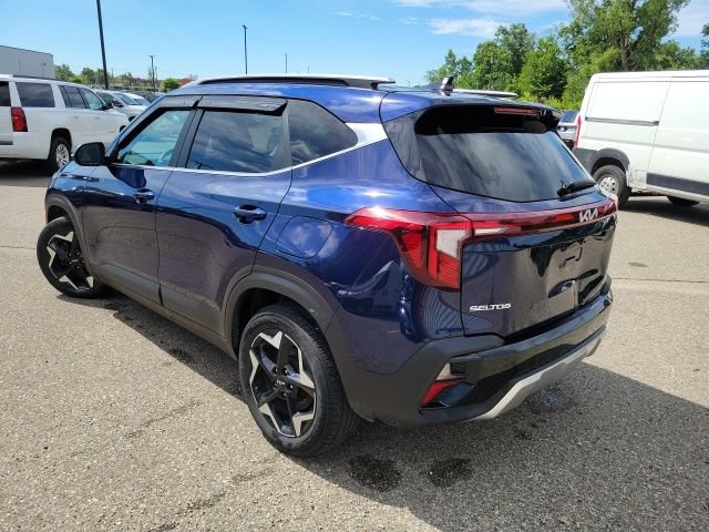 Used 2024 Kia Seltos EX AWD/4WD image 5