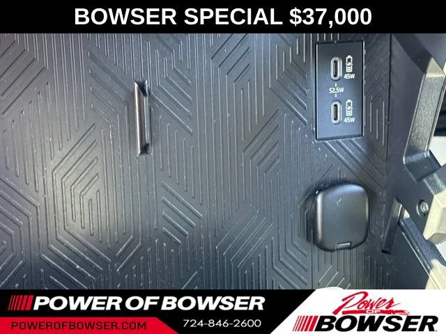 Used 2025 Toyota Tacoma SR5 AWD/4WD image 18