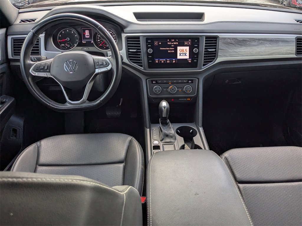 Used 2020 Volkswagen Atlas Cross Sport SE w/ Towing Package image 12