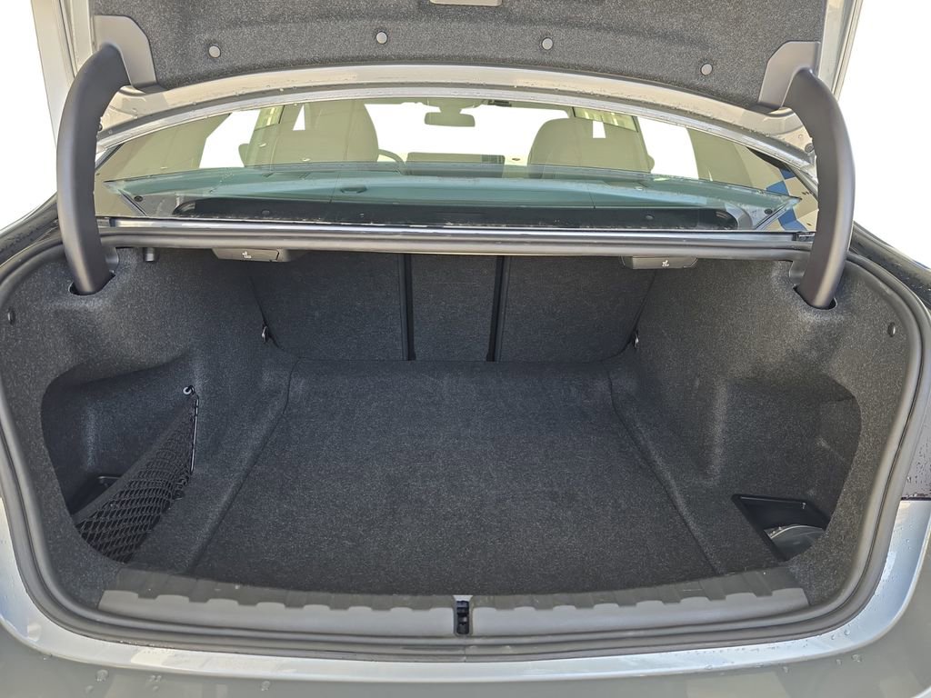 Used 2025 BMW 330i Sedan image 19