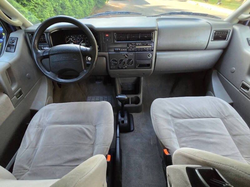Used 1999 Volkswagen Eurovan MV FWD image 16