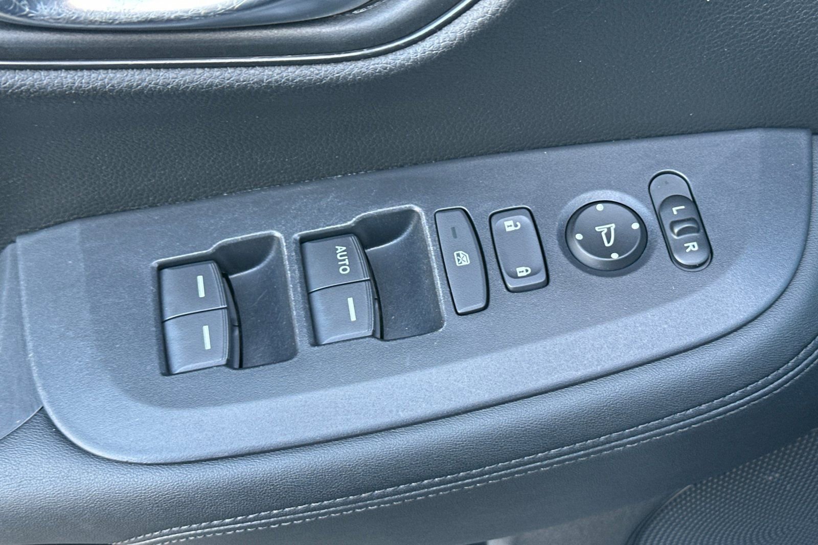 Certified 2024 Honda HR-V LX image 11