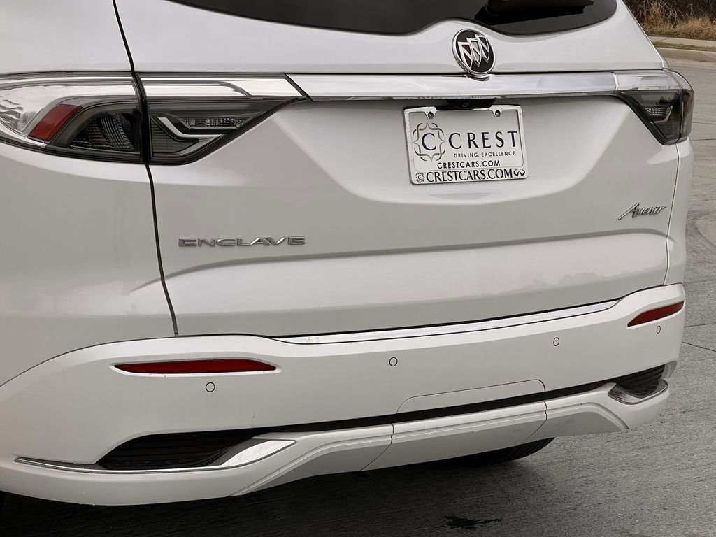 Used 2023 Buick Enclave Avenir image 7