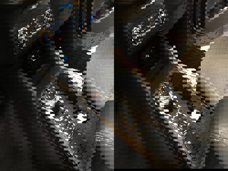 Used 2020 Ford Escape SE image 13