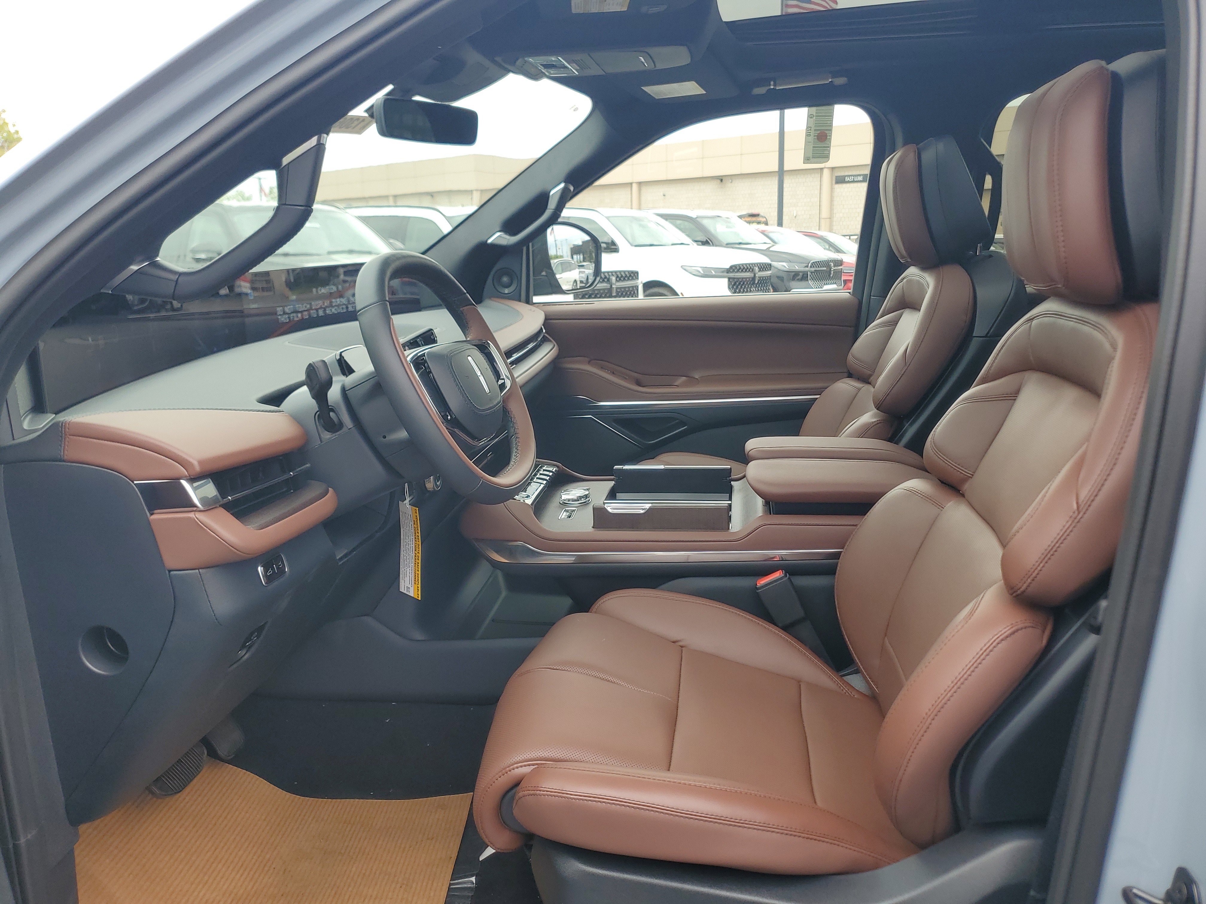 New 2026 Lincoln Navigator Reserve AWD/4WD image 12