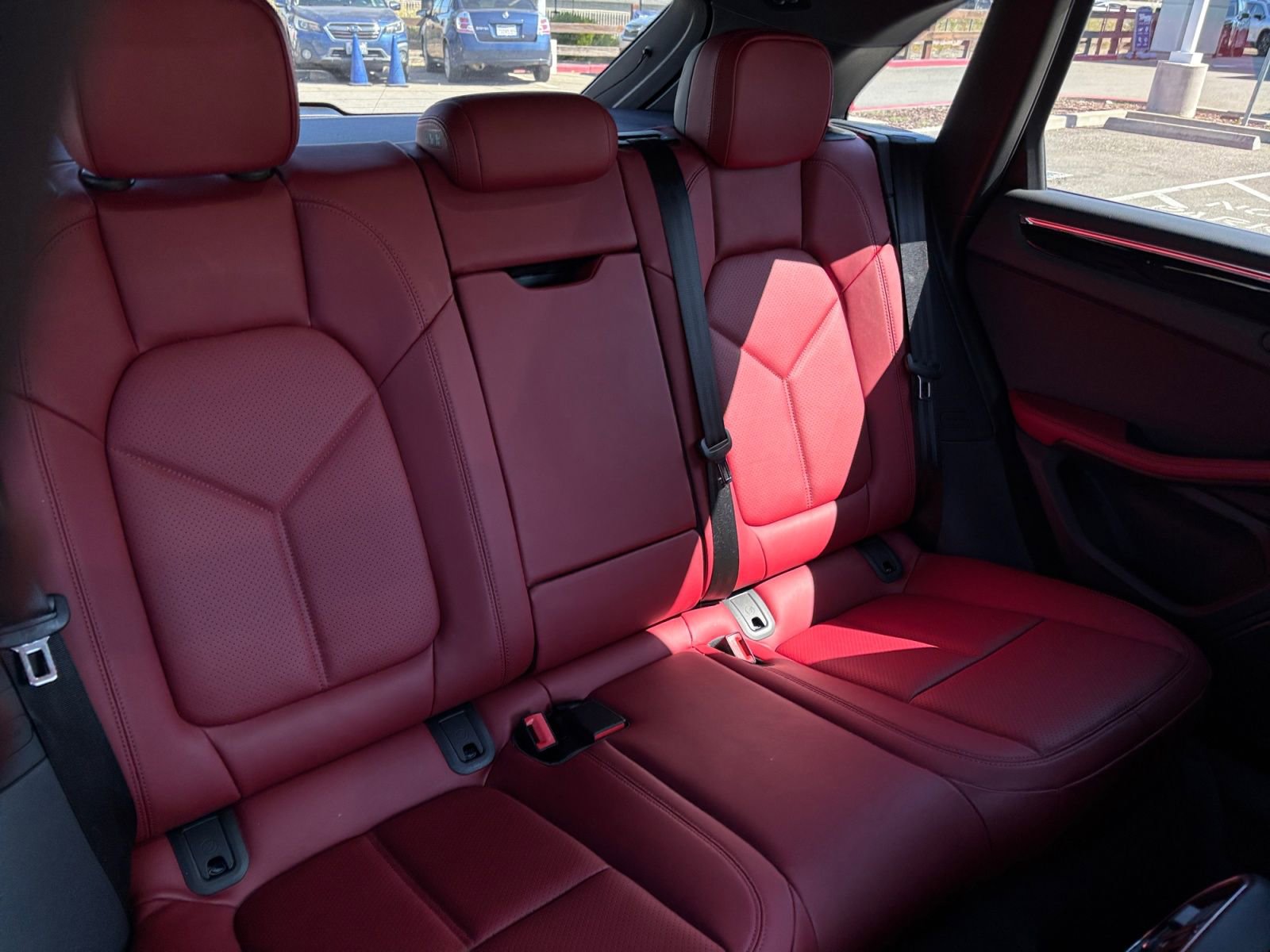 Used 2026 Porsche Macan AWD/4WD image 18