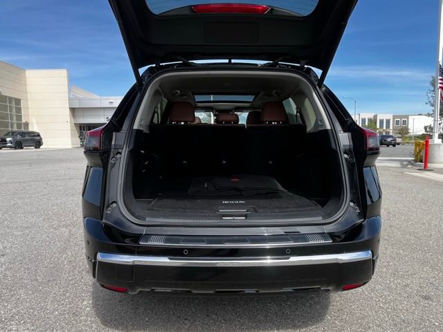 Used 2025 Nissan Rogue Platinum image 28