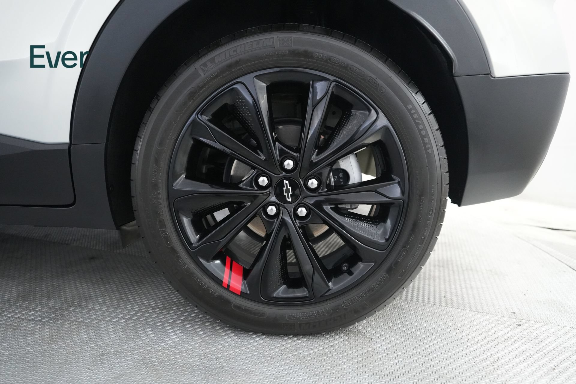 Used 2023 Chevrolet Bolt EUV LT w/ Redline Edition FWD image 9
