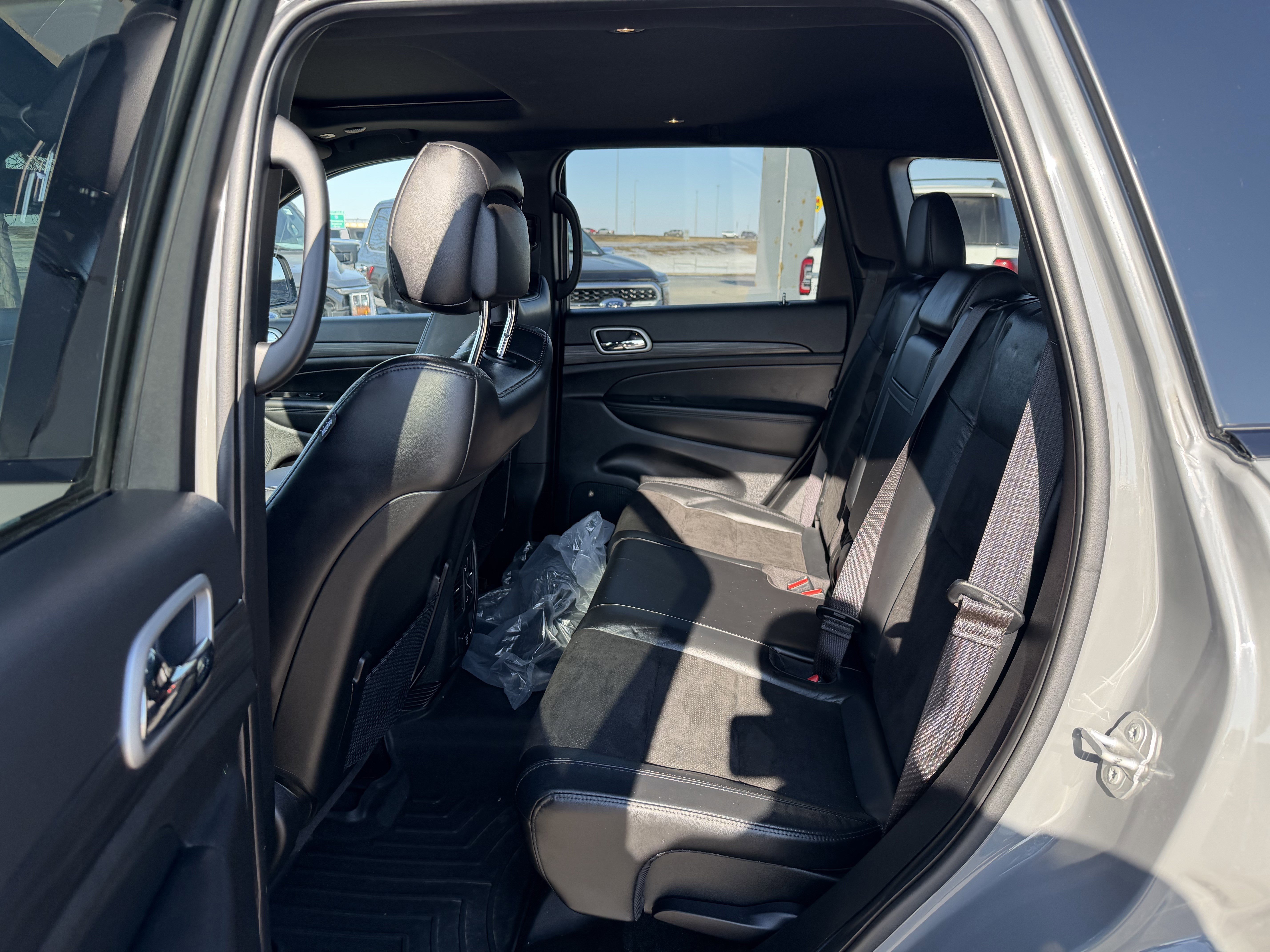 Used 2022 Jeep Grand Cherokee Laredo X image 19