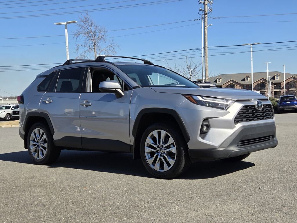 Used 2023 Toyota RAV4 XLE Premium image 4