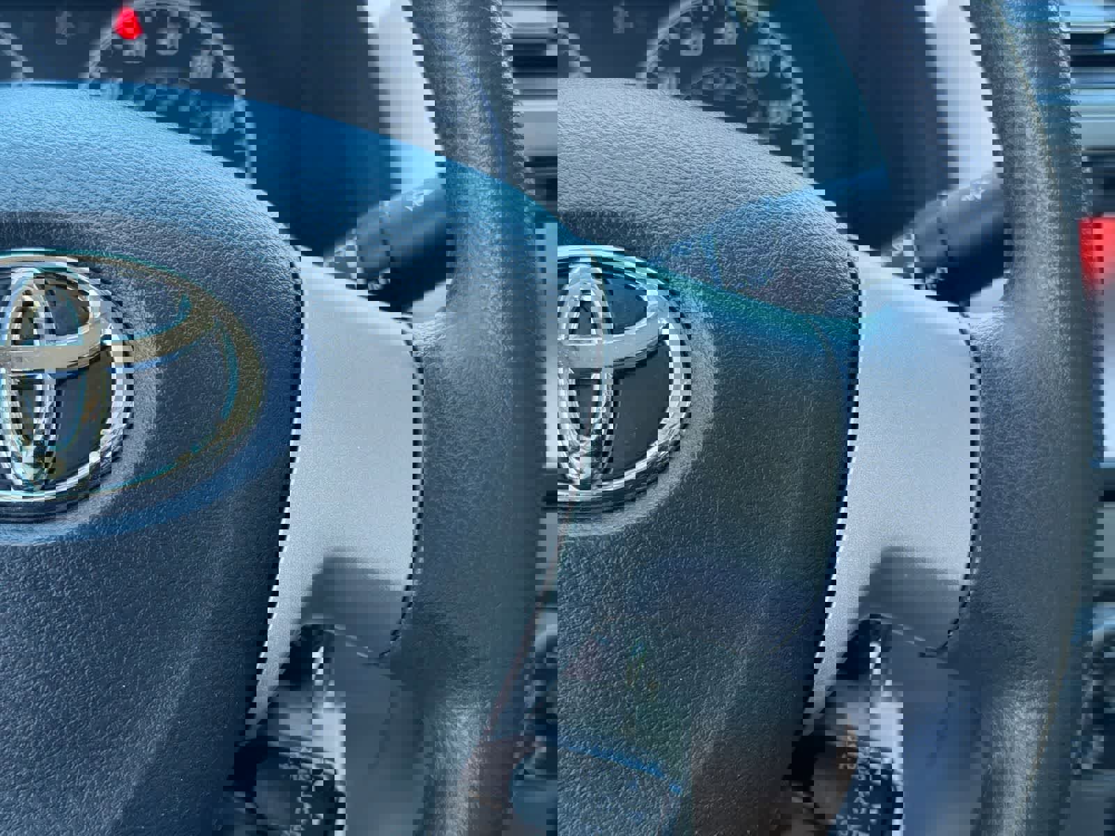 Used 2013 Toyota Corolla LE FWD image 25