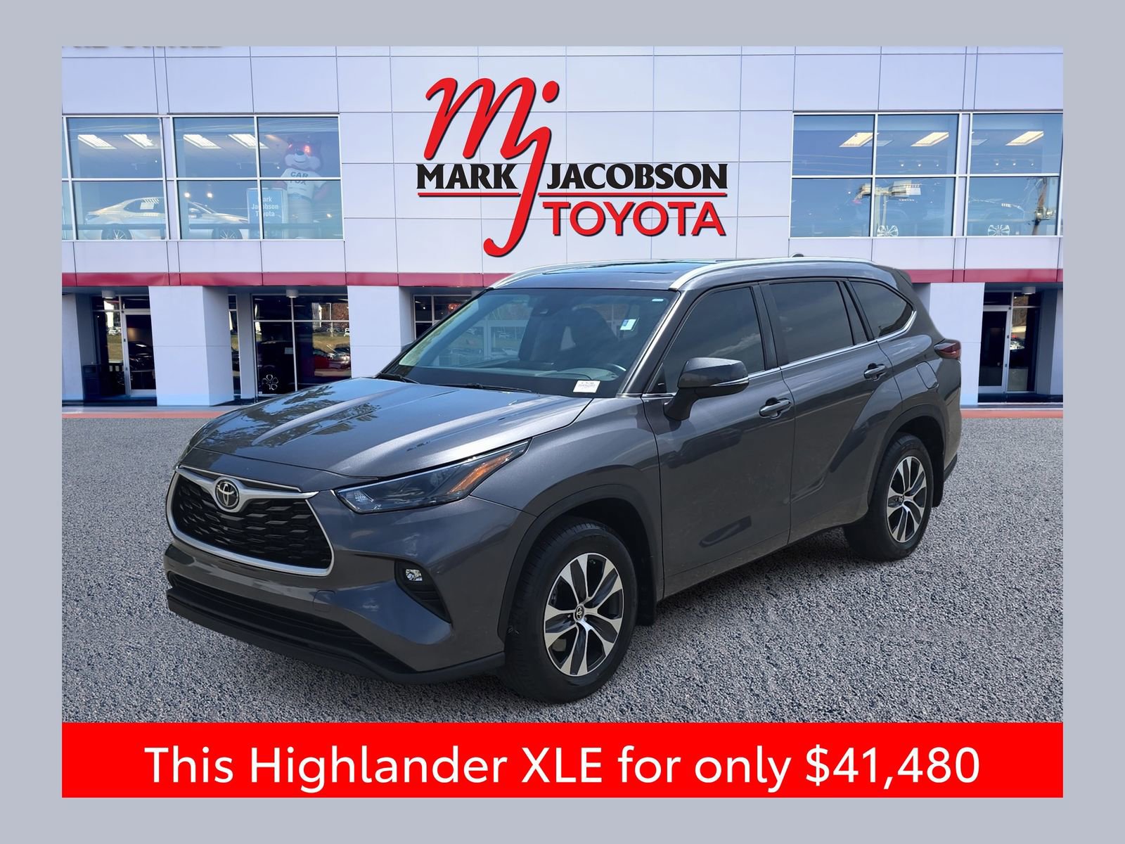 Used 2024 Toyota Highlander XLE AWD/4WD image 1