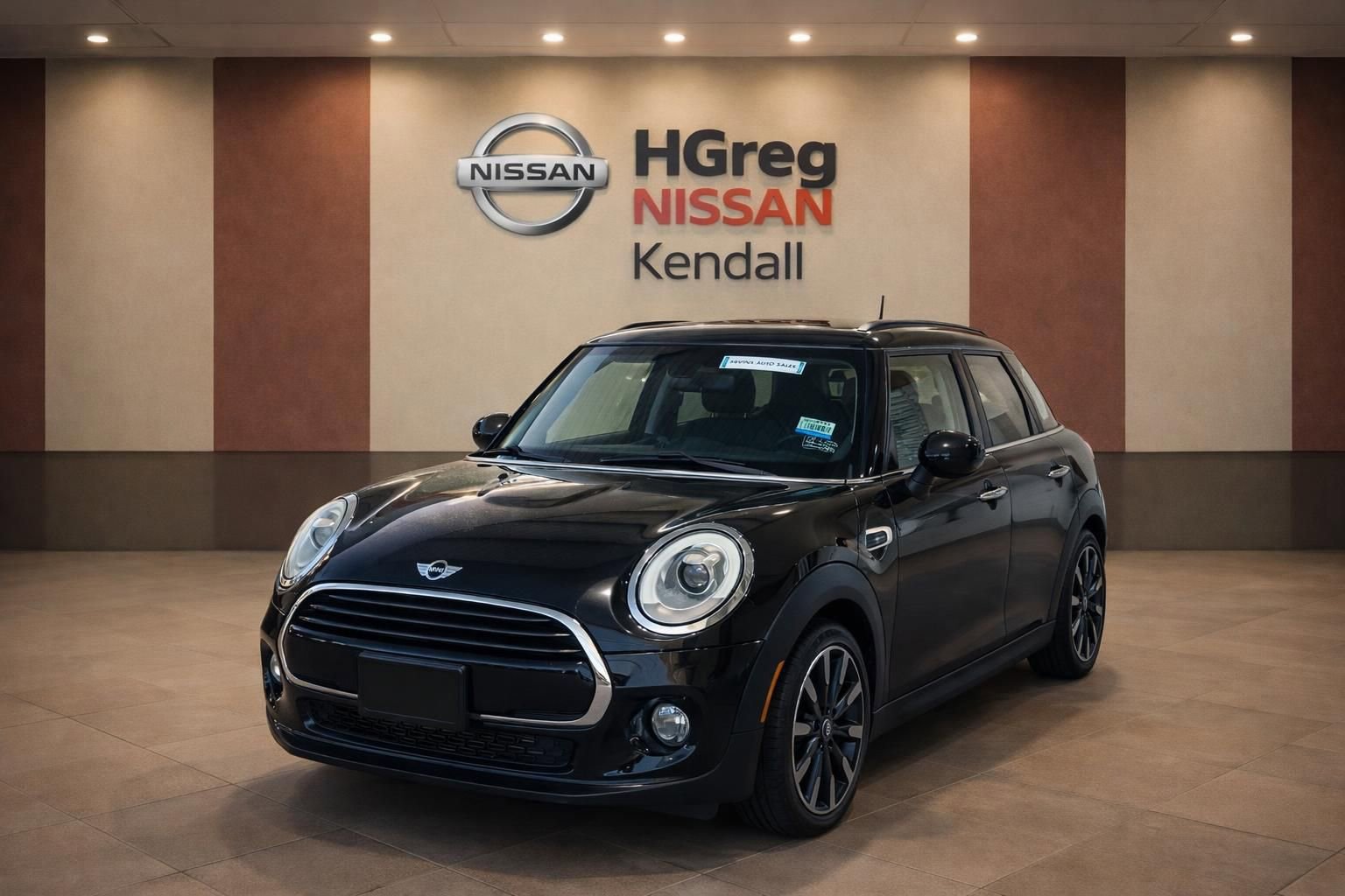 Used 2016 MINI Cooper 4-Door Hardtop FWD image 3