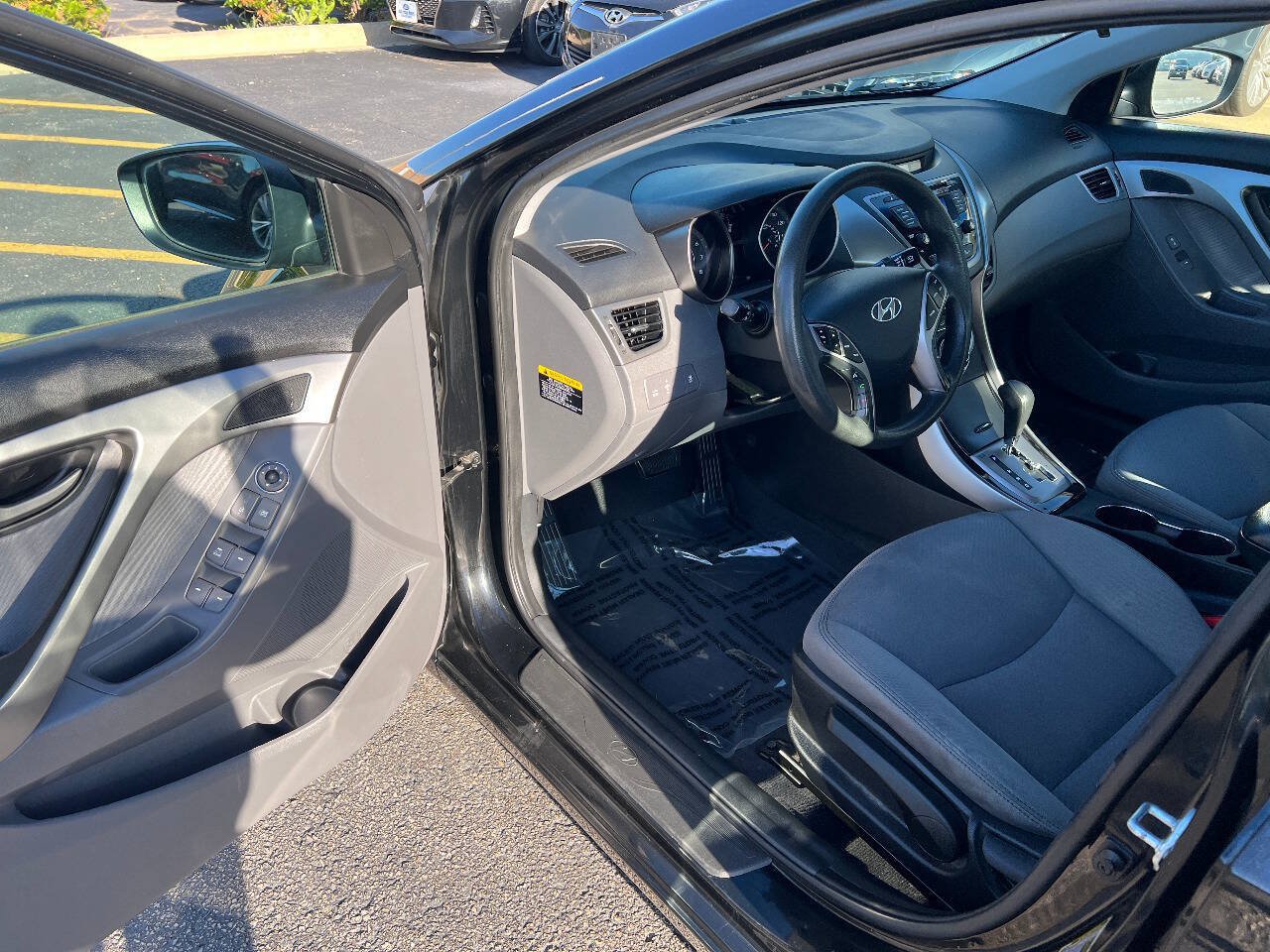 Used 2013 Hyundai Elantra GLS w/ Preferred Pkg FWD image 16