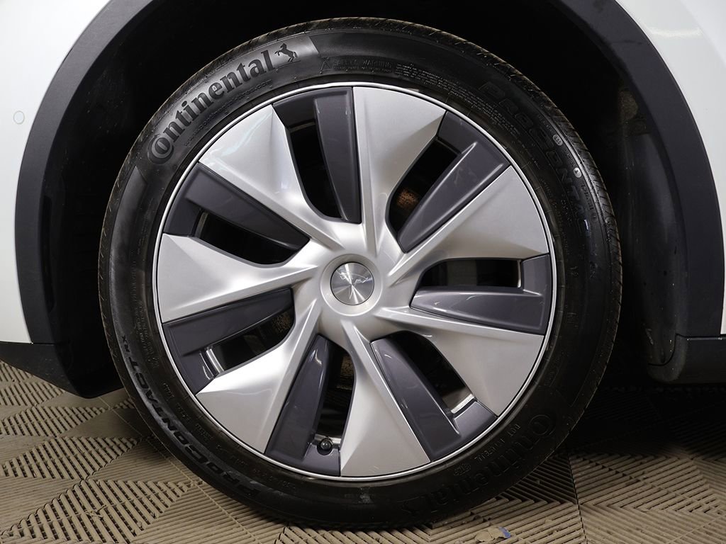 Used 2022 Tesla Model Y Long Range AWD/4WD image 21