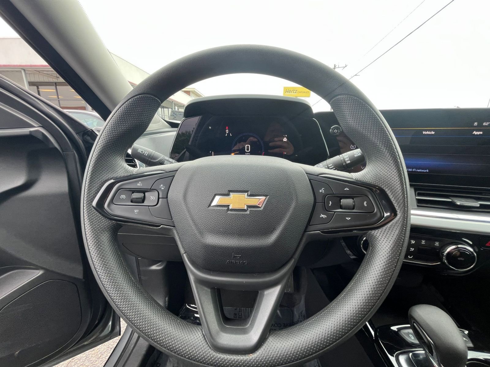 Used 2025 Chevrolet Trax LT FWD image 27