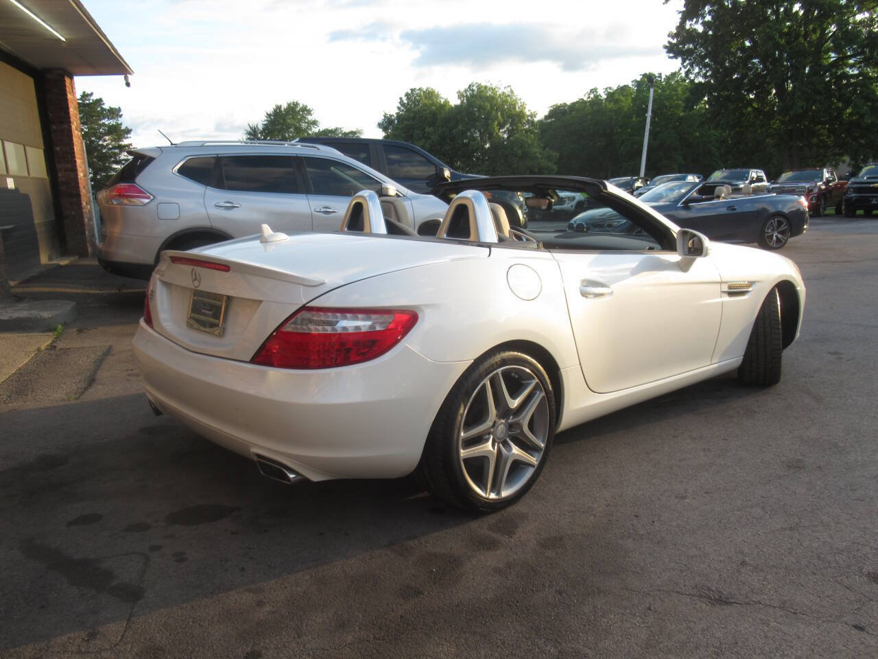 Used 2016 Mercedes-Benz SLK 300 image 12