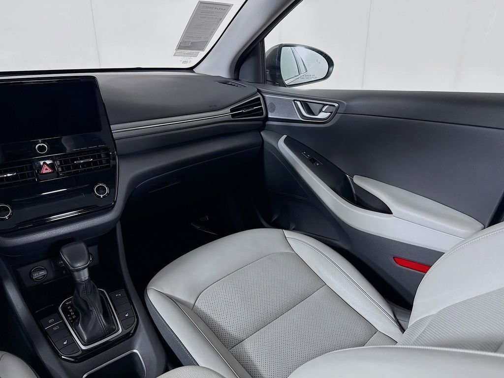 Used 2021 Hyundai Ioniq Limited image 31